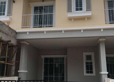 Townhouse For Sale In Nong Phueng