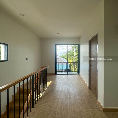 A two-story detached house with 3 bedrooms, 4 bathrooms, located in the Hang Dong area.