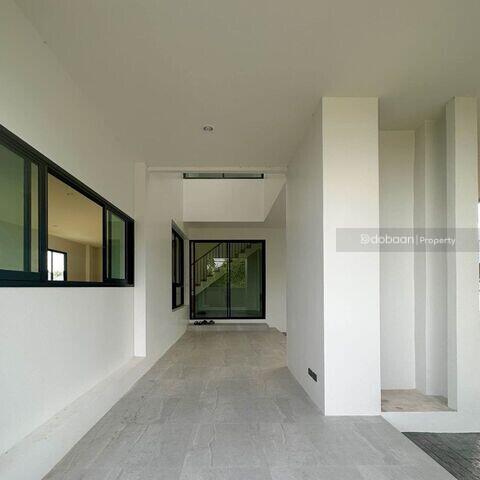 A two-story detached house with 3 bedrooms, 4 bathrooms, located in the Hang Dong area.