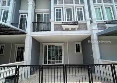 2-story townhome, 4 bedrooms, 3 bathrooms, 2 parking spaces, near Lotus Ruamchok.