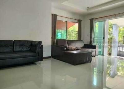 Detached house, 2 floors, 3 bedrooms, 3 bathrooms, in the San Kamphaeng area, near Big C Doi Saket.