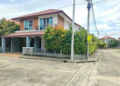 Detached house, 2 floors, 3 bedrooms, 3 bathrooms, in the San Kamphaeng area, near Big C Doi Saket.