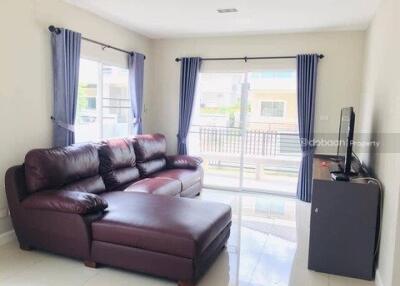A two-story detached house with 3 bedrooms and 3 bathrooms in the San Sai zone, near the Unity Concord International School.