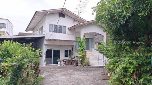 2-story detached house, 2 bedrooms, 3 bathrooms, near Chet Yot Temple.