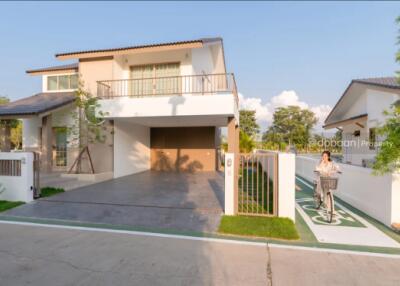 Detached house, 2 floors, 4 bedrooms, 3 bathrooms, located in the Doi Saket area, near Central Festival Chiang Mai.