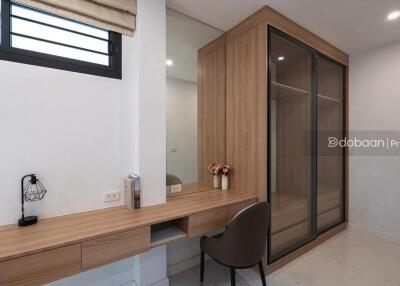 Detached house, 2 floors, 4 bedrooms, 5 bathrooms, located in the Hang Dong area, near Makro Hang Dong.