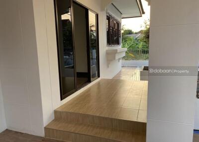 Detached house, single-story, 3 bedrooms, 2 bathrooms, located in a suburban area near Ruen Chok Market.