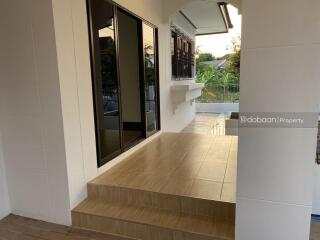 Detached house, single-story, 3 bedrooms, 2 bathrooms, located in a suburban area near Ruen Chok Market.