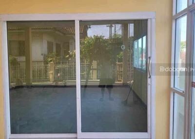 A single-story house with 3 bedrooms and 2 bathrooms in the sandy zone near  Phu Doi Market.