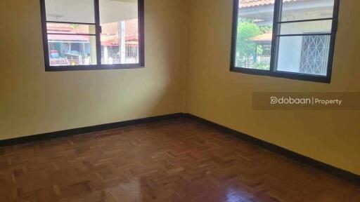 A single-story house with 3 bedrooms and 2 bathrooms in the sandy zone near  Phu Doi Market.