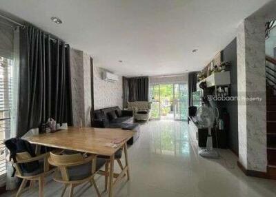 2-story detached house, 3 bedrooms, 3 bathrooms, near Mae Kuang Market.