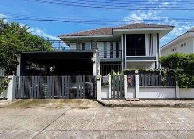 2-story detached house, 3 bedrooms, 3 bathrooms, near Mae Kuang Market.