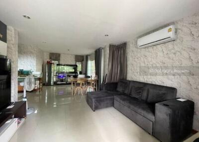 2-story detached house, 3 bedrooms, 3 bathrooms, near Mae Kuang Market.