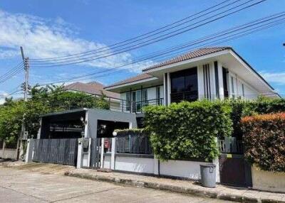 2-story detached house, 3 bedrooms, 3 bathrooms, near Mae Kuang Market.