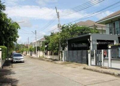 2-story detached house, 3 bedrooms, 3 bathrooms, near Mae Kuang Market.