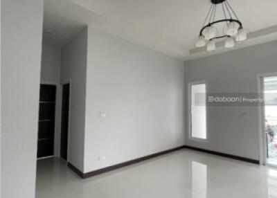 Single house, 1 floor, 3 bedrooms, 2 bathrooms, Buak Khrok Tai zone, near Saraphi Technical College.