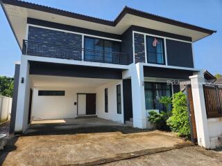 Detached house, 2 floors, 3 bedrooms, 4 bathrooms, located in the Doi Saket area, close to Mae Kue Market.