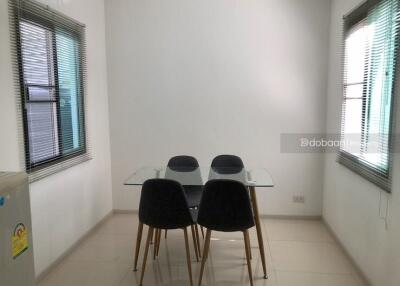 2-story townhome, 4 bedrooms, 2 bathrooms, near San Phak Wan Market.