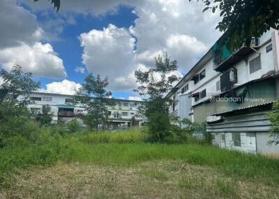 Beautiful land plot of 1 rai 1 ngan 51.9 square wah in Chiang Mai city zone, near Chiang Mai International Airport.