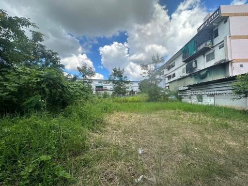 Beautiful land plot of 1 rai 1 ngan 51.9 square wah in Chiang Mai city zone, near Chiang Mai International Airport.