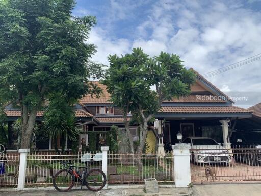 One and a half storey house, resort style, 2 bedrooms, 3 bathrooms, San Kamphaeng area.