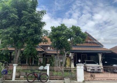 One and a half storey house, resort style, 2 bedrooms, 3 bathrooms, San Kamphaeng area.