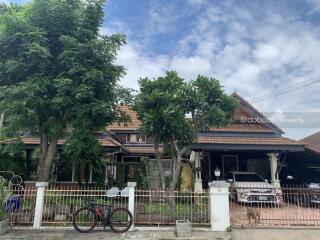 One and a half storey house, resort style, 2 bedrooms, 3 bathrooms, San Kamphaeng area.