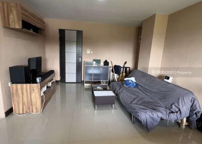 Condominium 1 bedroom, 1 bathroom, Ruamchok area, near Payap International.