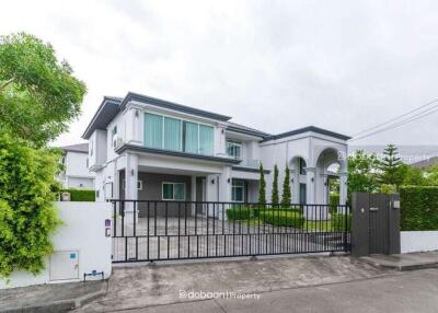 2-story detached house, 5 bedrooms, 7 bathrooms, Mueang Chiang Mai zone. Near Chiang Mai Airport