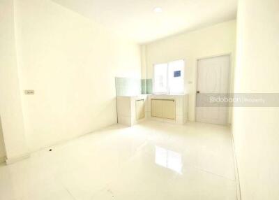 Single house, 1 floor, 3 bedrooms, 2 bathrooms, near Grace International School.