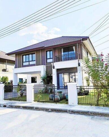 Detached house, 2 floors, 4 bedrooms, 4 bathrooms, in San Kamphaeng area.