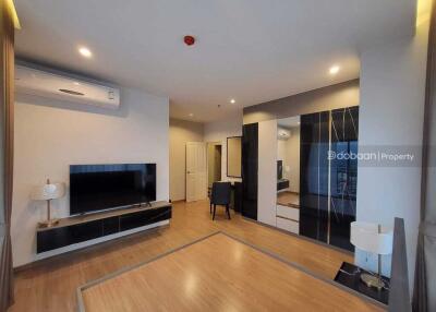 Condo with 3 bedrooms, 2 bathrooms, fully furnished and ready to move in, near Central Festival Chiang Mai.