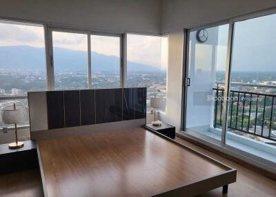 Condo with 3 bedrooms, 2 bathrooms, fully furnished and ready to move in, near Central Festival Chiang Mai.