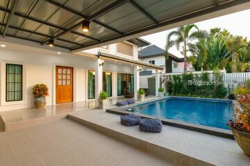 A two-story detached house with three bedrooms and four bathrooms located in the Hang Dong area, near Kad Farang.