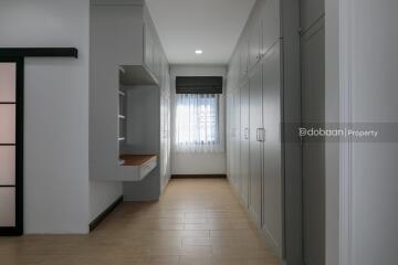 A two-story detached house with three bedrooms and four bathrooms located in the Hang Dong area, near Kad Farang.