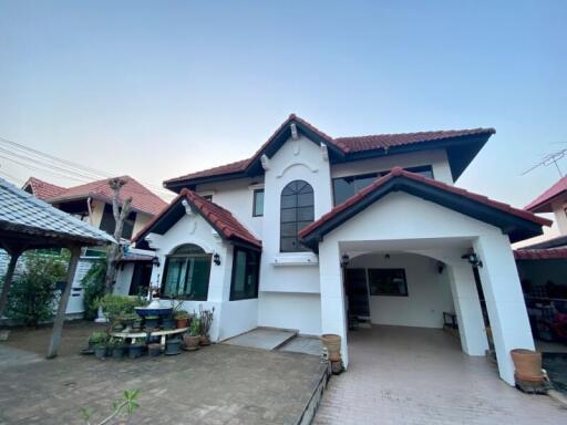 Detached two-story modern house with 4 bedrooms, 4 bathrooms in the Tha Sala zone.