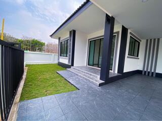 A single-story, contemporary style house with 3 bedrooms and 2 bathrooms in the San Sai zone, near Mae Jo University.
