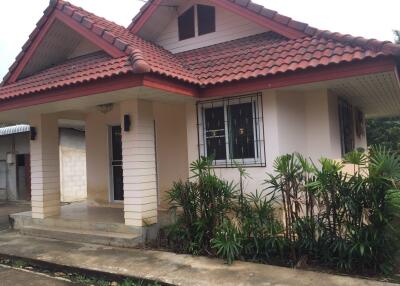 Single house at this time, 4 bedrooms, 3 bathrooms, Saraphi zone.