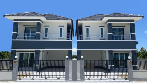 A 2-story modern style twin house with 3 bedrooms and 3 bathrooms in the Saraphi area.
