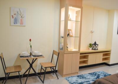 1-bedroom, 1-bathroom condo in the Nong Pa Khrang area.