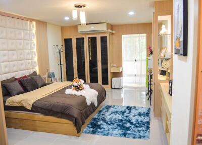 1-bedroom, 1-bathroom condo in the Nong Pa Khrang area.