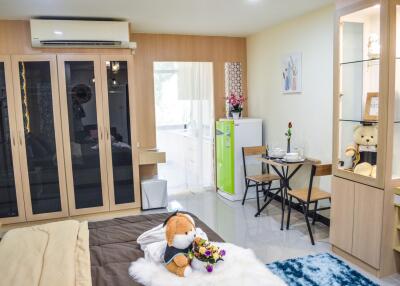 1-bedroom, 1-bathroom condo in the Nong Pa Khrang area.