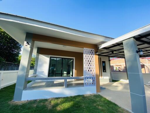 A Modern single-story  house with 3 bedrooms and 2 bathrooms in the Tha Wang Tan, Hang Dong, Chiang Mai