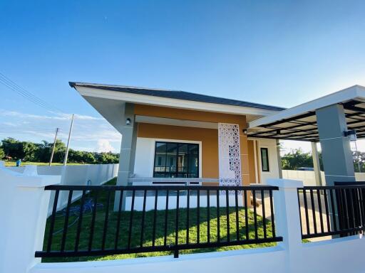 A Modern single-story  house with 3 bedrooms and 2 bathrooms in the Tha Wang Tan, Hang Dong, Chiang Mai