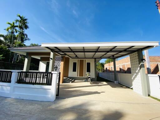 A Modern single-story  house with 3 bedrooms and 2 bathrooms in the Tha Wang Tan, Hang Dong, Chiang Mai