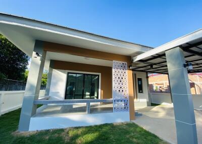 A Modern single-story  house with 3 bedrooms and 2 bathrooms in the Tha Wang Tan, Hang Dong, Chiang Mai