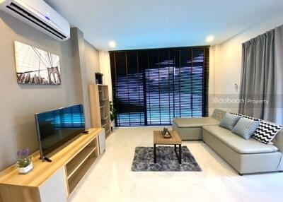 A two-story modern-style single-family house with a swimming pool, 3 bedrooms, 3 bathrooms, located in the Hang Dong area