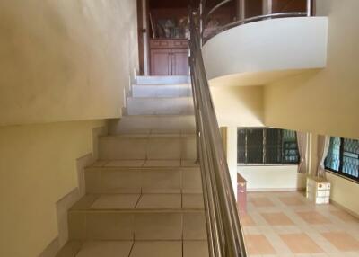 Detached house, 2 stories, modern style, 4 bedrooms, 3 bathrooms in San Phi Suea zone.