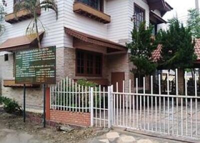 A contemporary two-story single-family house with two bedrooms and two bathrooms in the Hang Dong area.