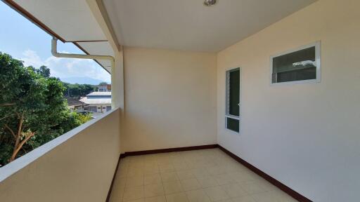 A commercial building with 2 bedrooms and 3 bathrooms in the Mae Rim zone.